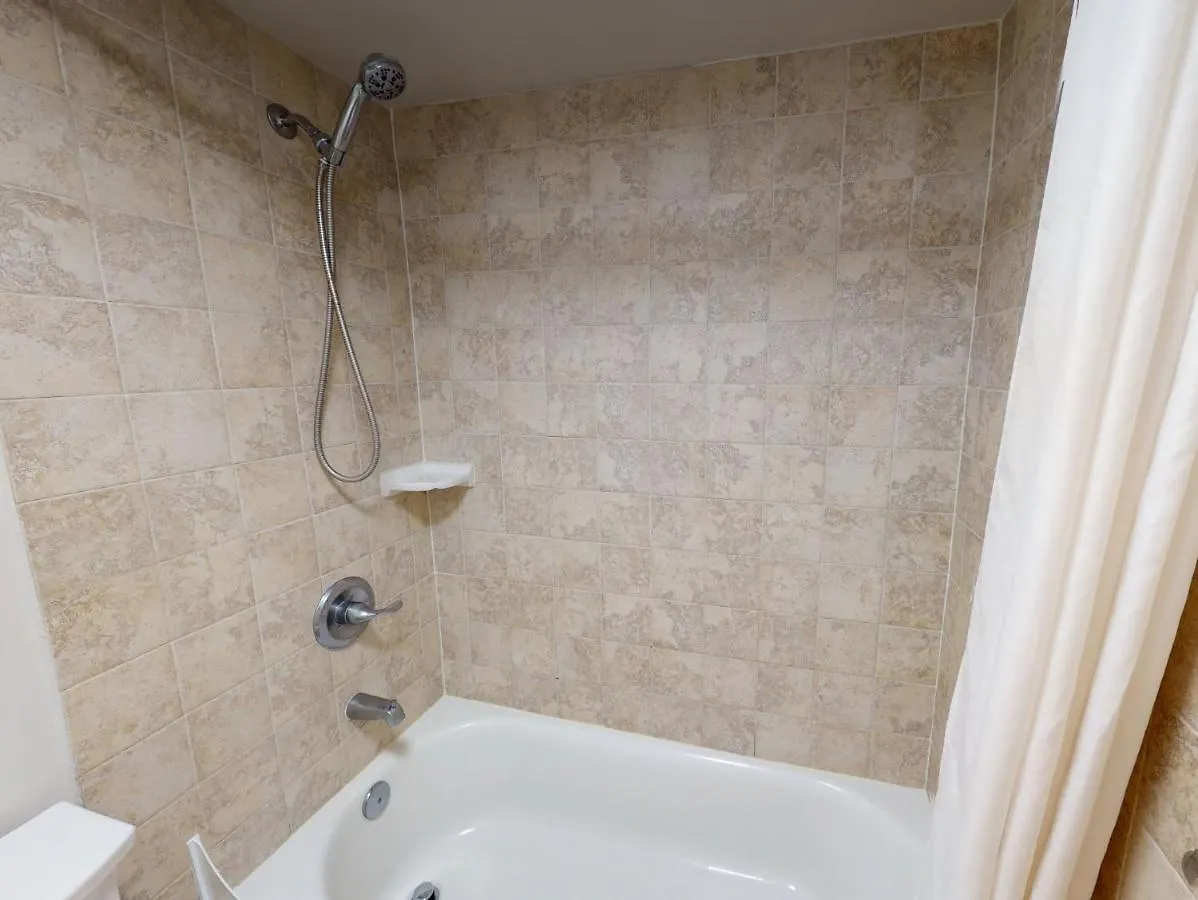 Sleek & Modern 32Nd Floor Condo At The Waikiki Banyan - Free Parking! Condo Honolulu Apartment