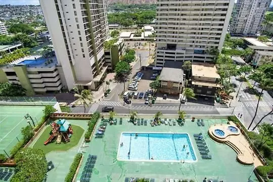 Apartment Sleek & Modern 32Nd Floor Condo At The Waikiki Banyan - Free Parking! Condo Honolulu