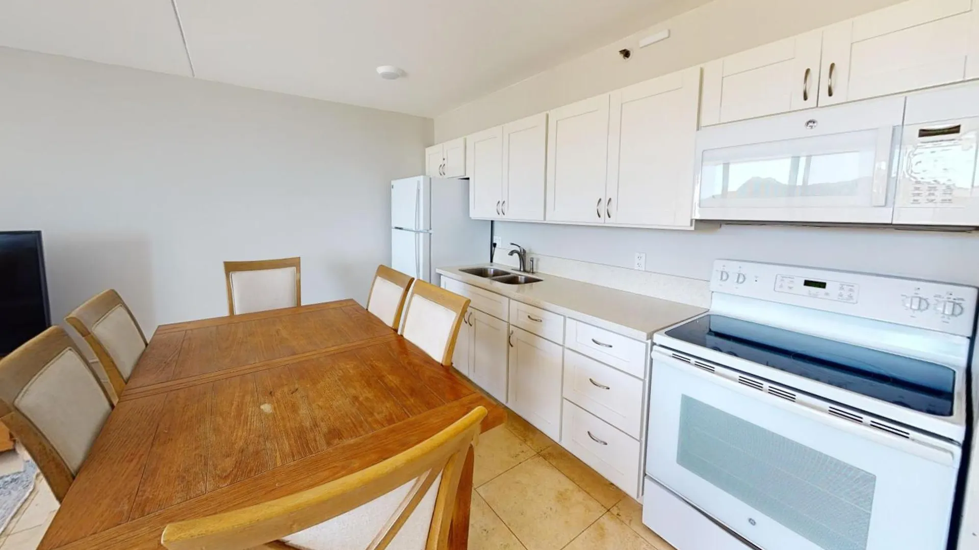 Sleek & Modern 32Nd Floor Condo At The Waikiki Banyan - Free Parking! Condo Honolulu USA