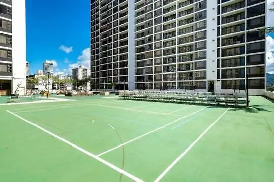 Sleek & Modern 32Nd Floor Condo At The Waikiki Banyan - Free Parking! Condo Honolulu United States